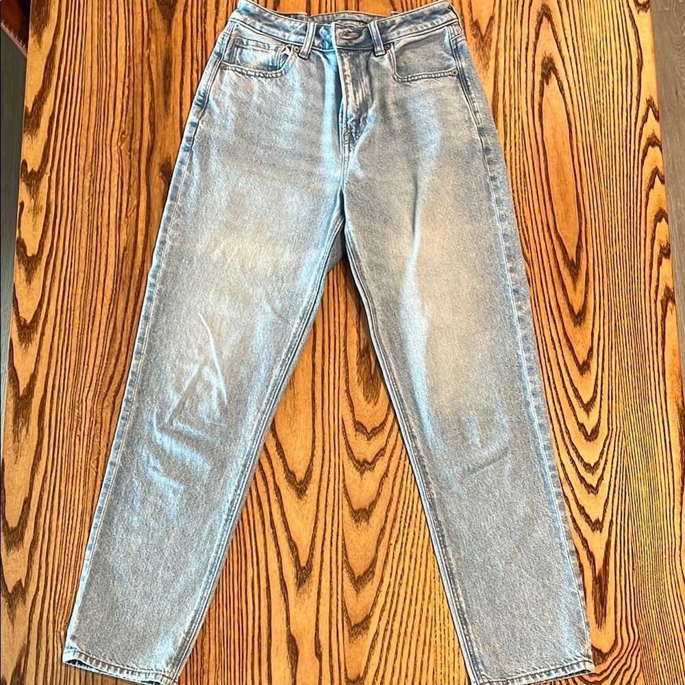 Women’s Straight Leg Jeans